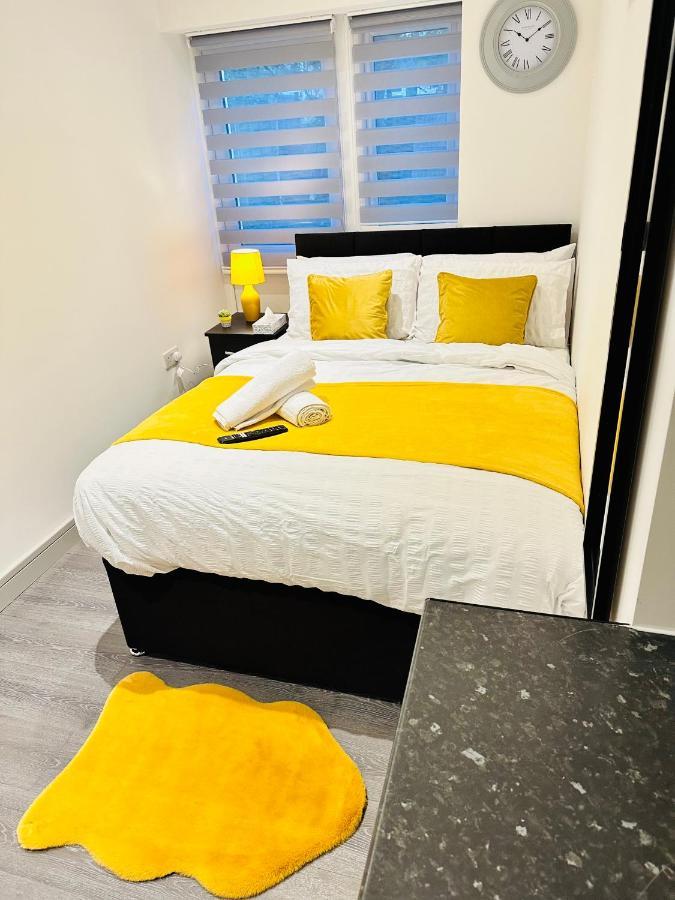 Comfy Guest House Londra Esterno foto