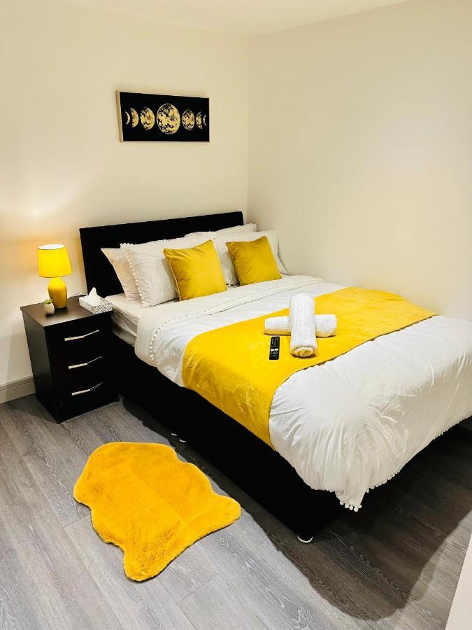 Comfy Guest House Londra Esterno foto