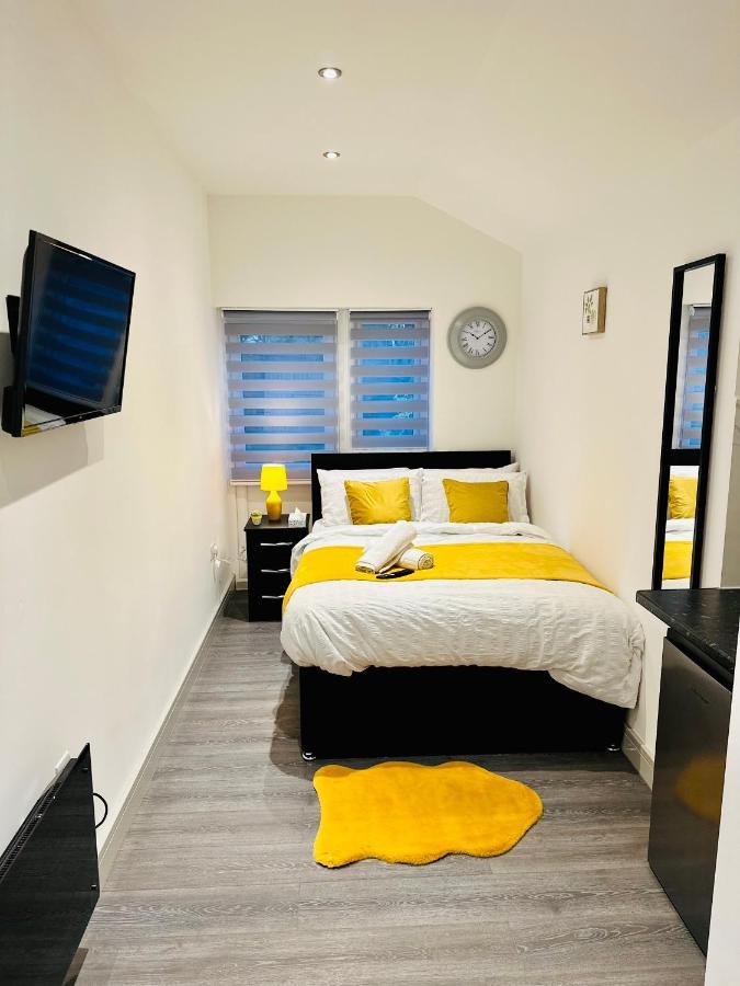 Comfy Guest House Londra Esterno foto