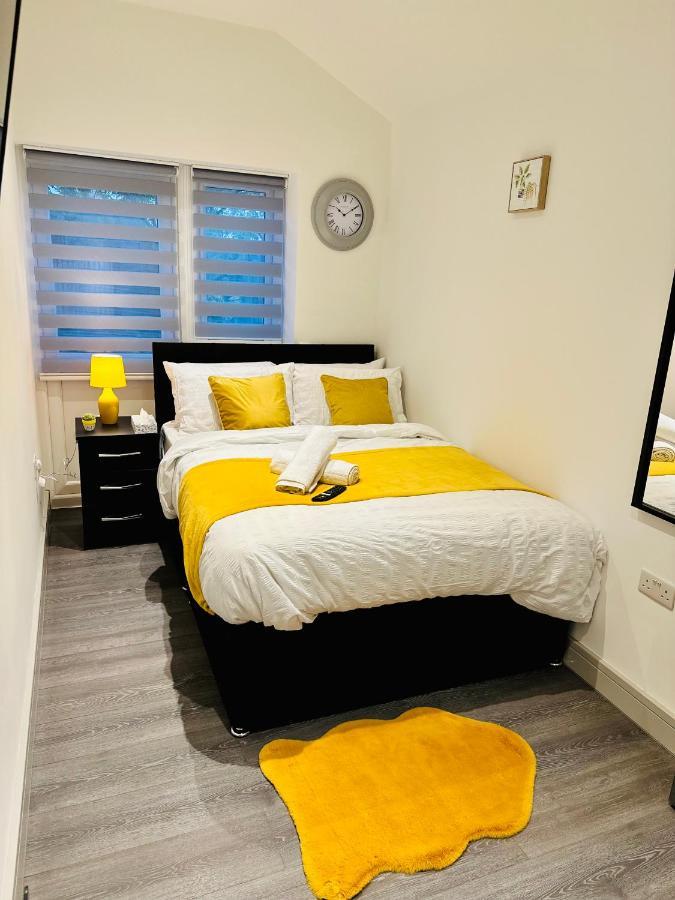 Comfy Guest House Londra Esterno foto