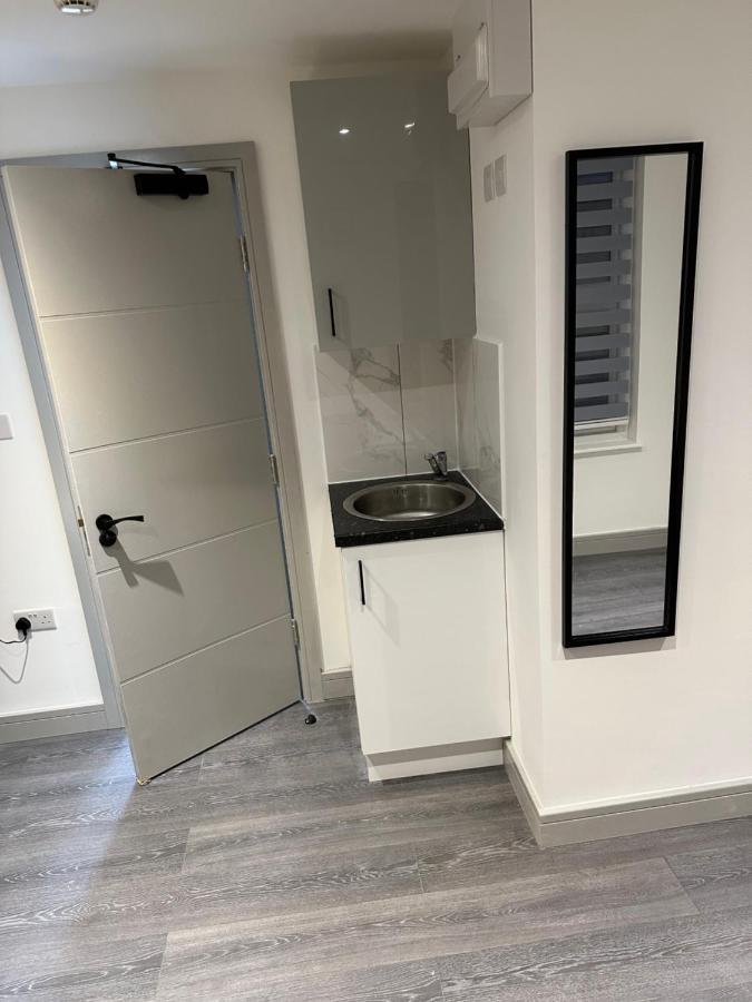 Comfy Guest House Londra Esterno foto